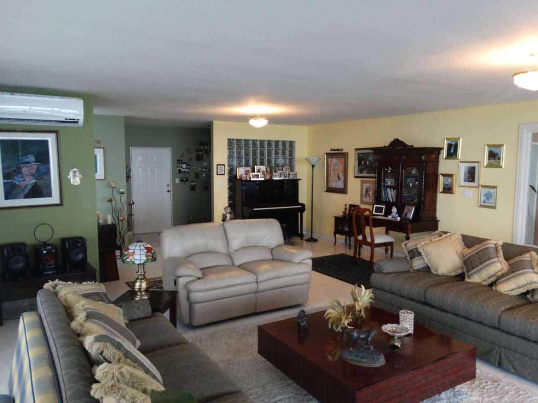 Large balcony with panoramic ocean and Cinta Costera views in Condesa del Mar Panama