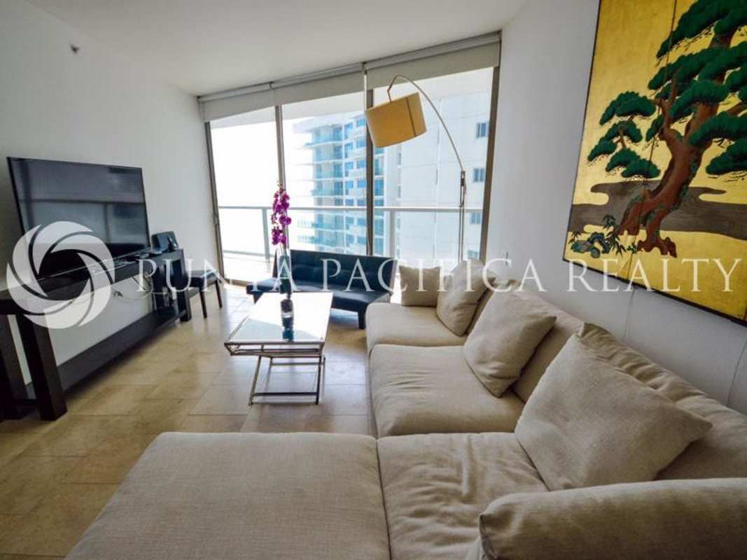 Modern granite kitchen with stainless appliances in bayloft The Ocean Club Punta Pacifica