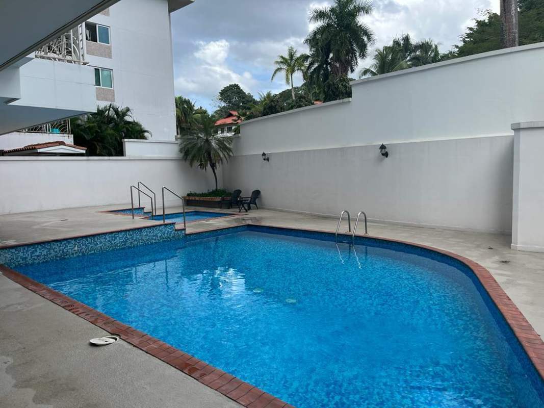 Outdoor swimming pool with whirlpool spa in PH Sun City Albrook Panama