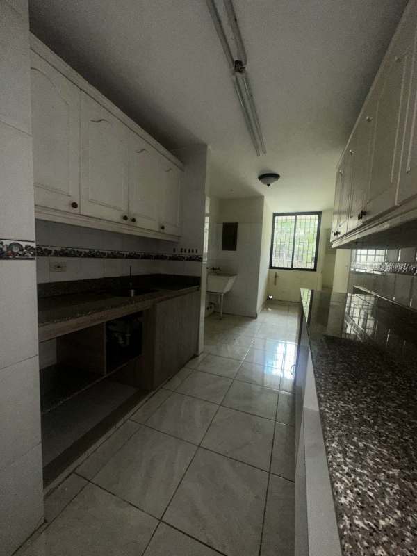 3BR Duplex with Large Terrace in Edison Park