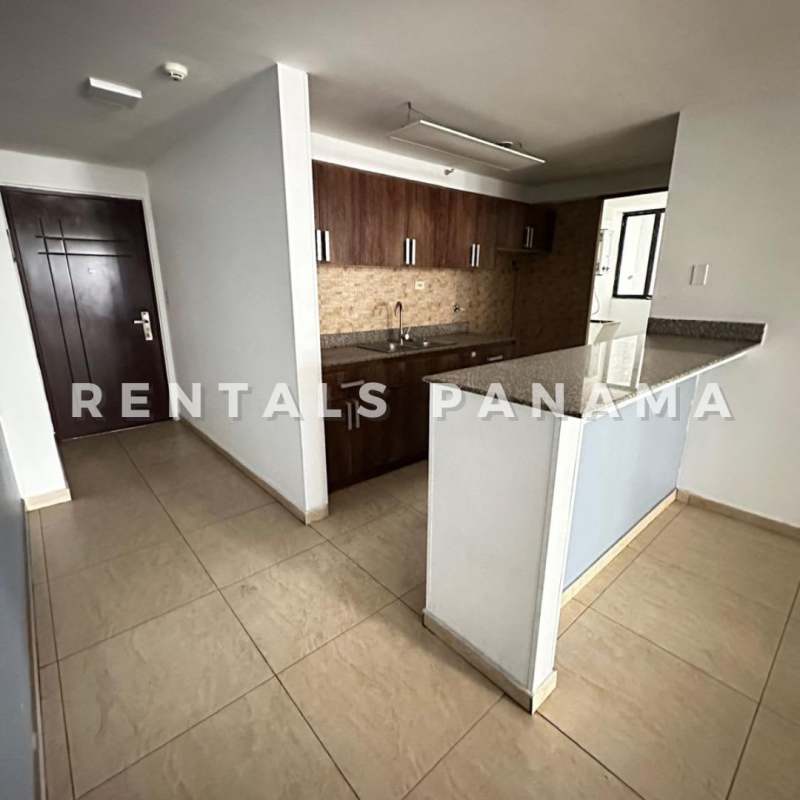 Sunlit bedroom with built-in closet in apartment for sale Condado del Rey