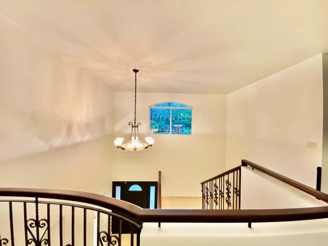 Living area with ceramic floors, high ceilings, columns and natural light Costa Serena Costa del Este Panama