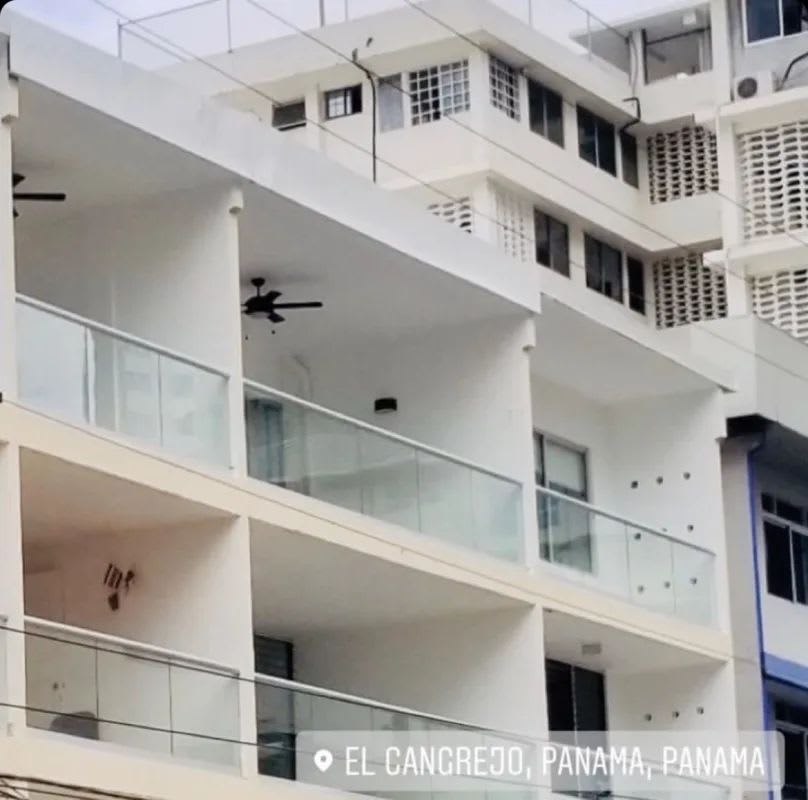 Mixed Commercial-Residential Building for Sale in El Cangrejo