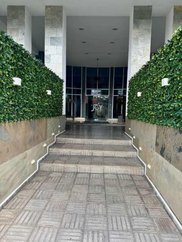 Spacious modern lobby at PH Joy Tower San Francisco Panama with concierge service