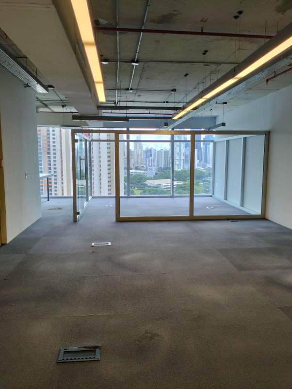 Elegant marble lobby reception with concierge at PH Oceania Tower 1000 Panama