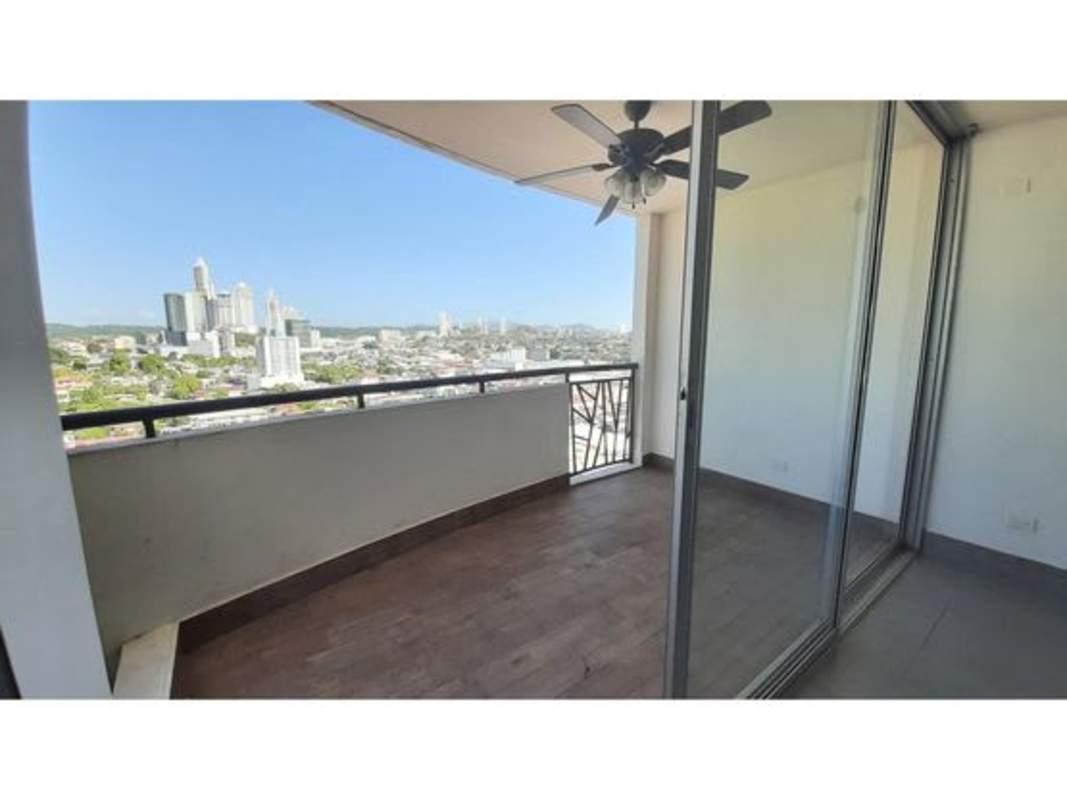 Balcony with ceiling fan overlooking Panama skyline PH Parques del Carmen El Carmen
