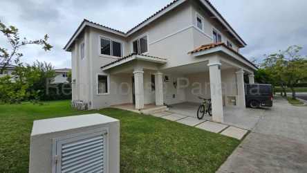 3BR House with Terrace for Rent Bosques del Pacífico Panama Pacifico