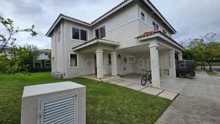 Single Family House for Rent in Arraiján - 3 bedrooms