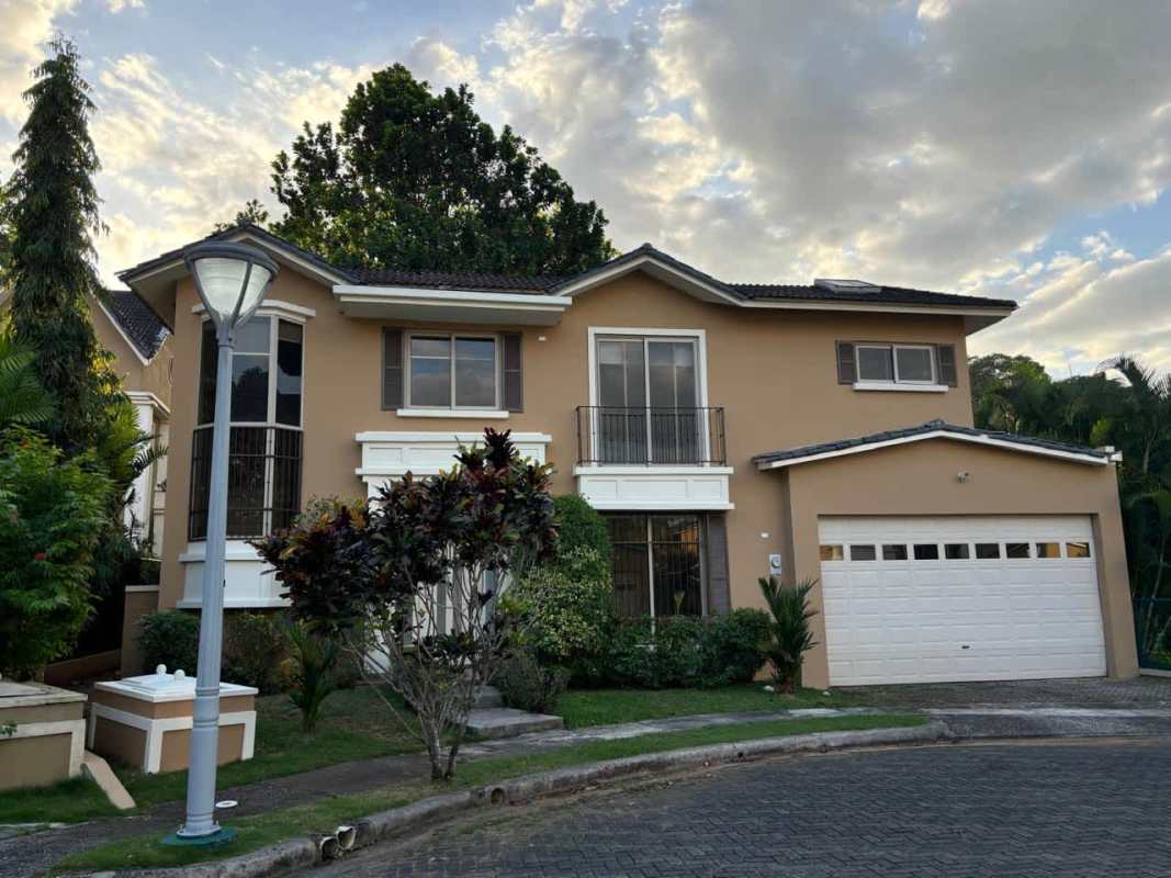 Hallway wooden built-in closets ceiling fan Embassy Gardens Clayton Panama