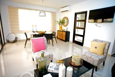 Built-in cabinetry contemporary kitchen Penonomé beach home