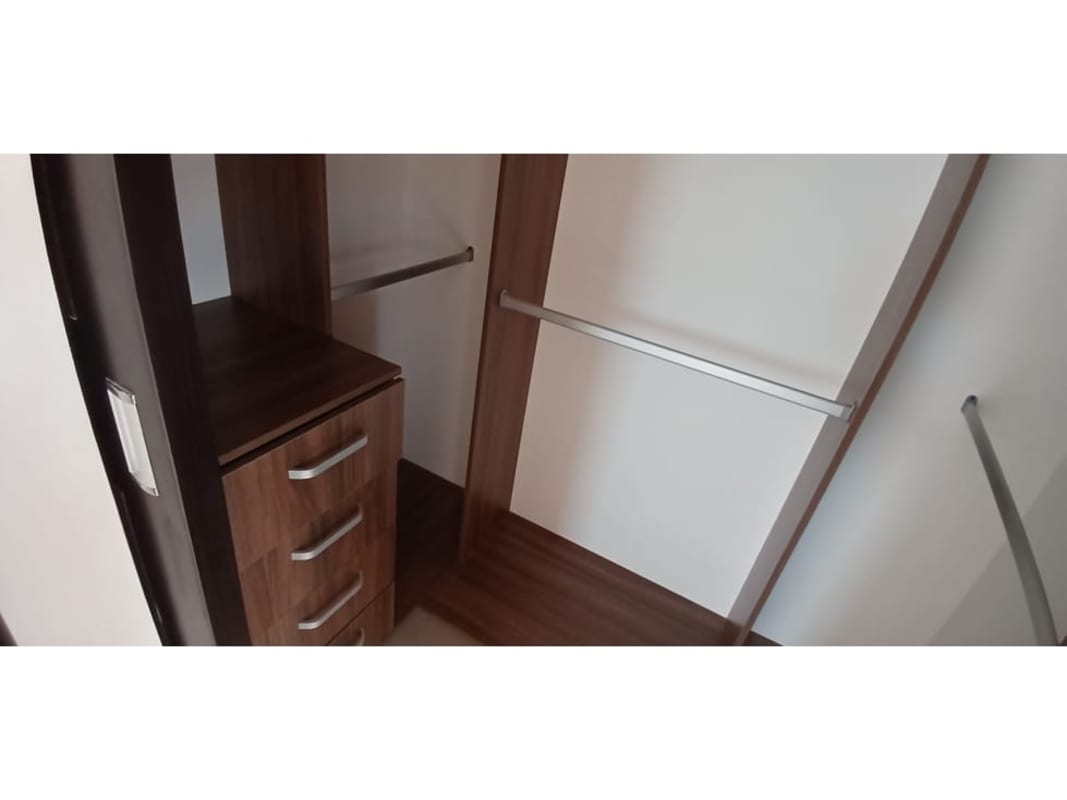 Empty bedroom with natural light ceramic tiles PH Vicky Village El Carmen Panama