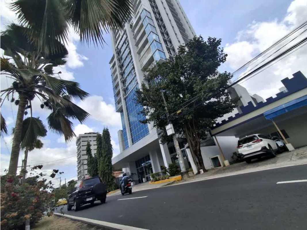 Sky lounge rooftop social area with city views at PH Quadrat Panama