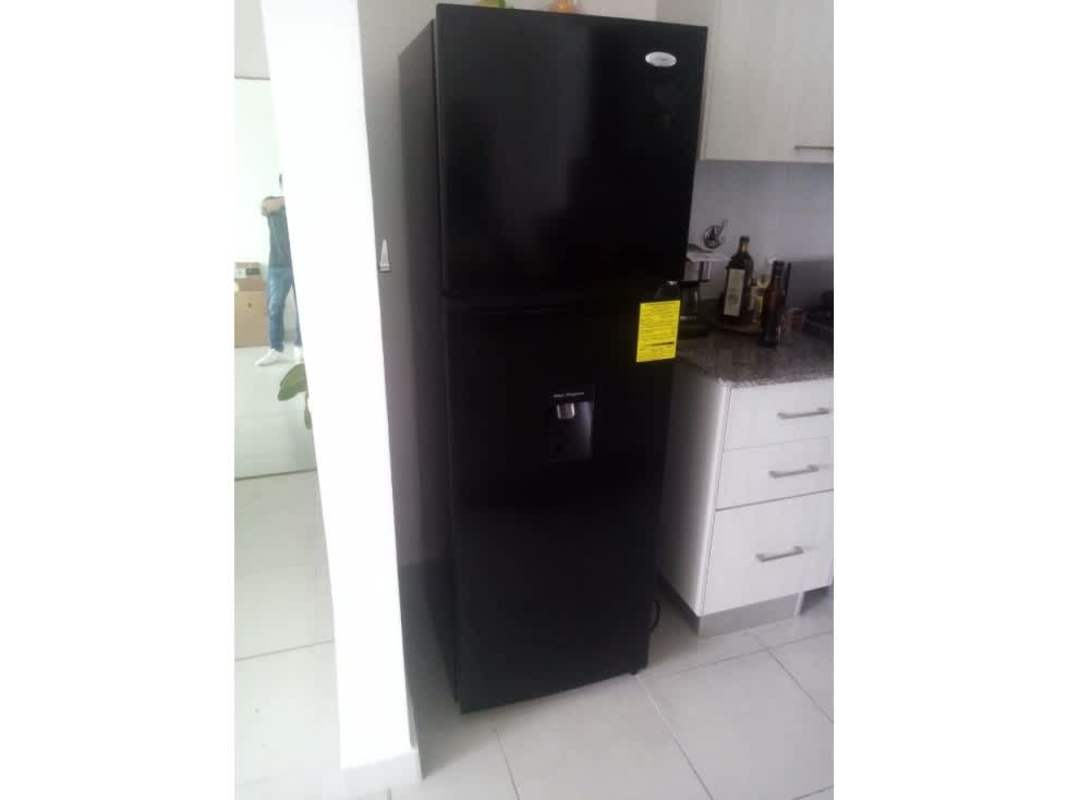 Corner kitchen with granite top, gas stove PH Solok Panama apartment