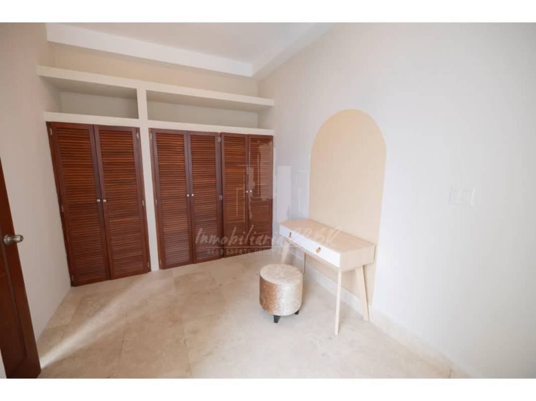 Master bedroom with large closet and city views in PH Loft Four 41 Punta Pacifica Panama