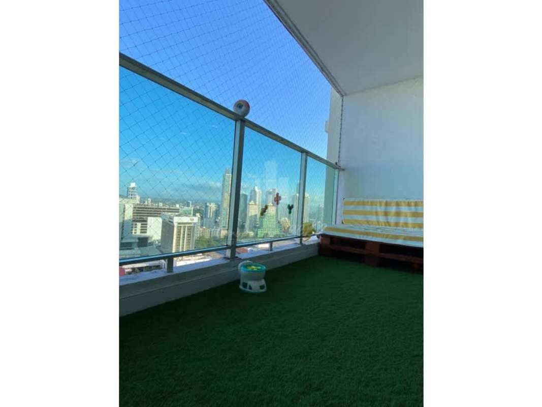 Infinity pool with skyline views at PH TerraWin in Panama City