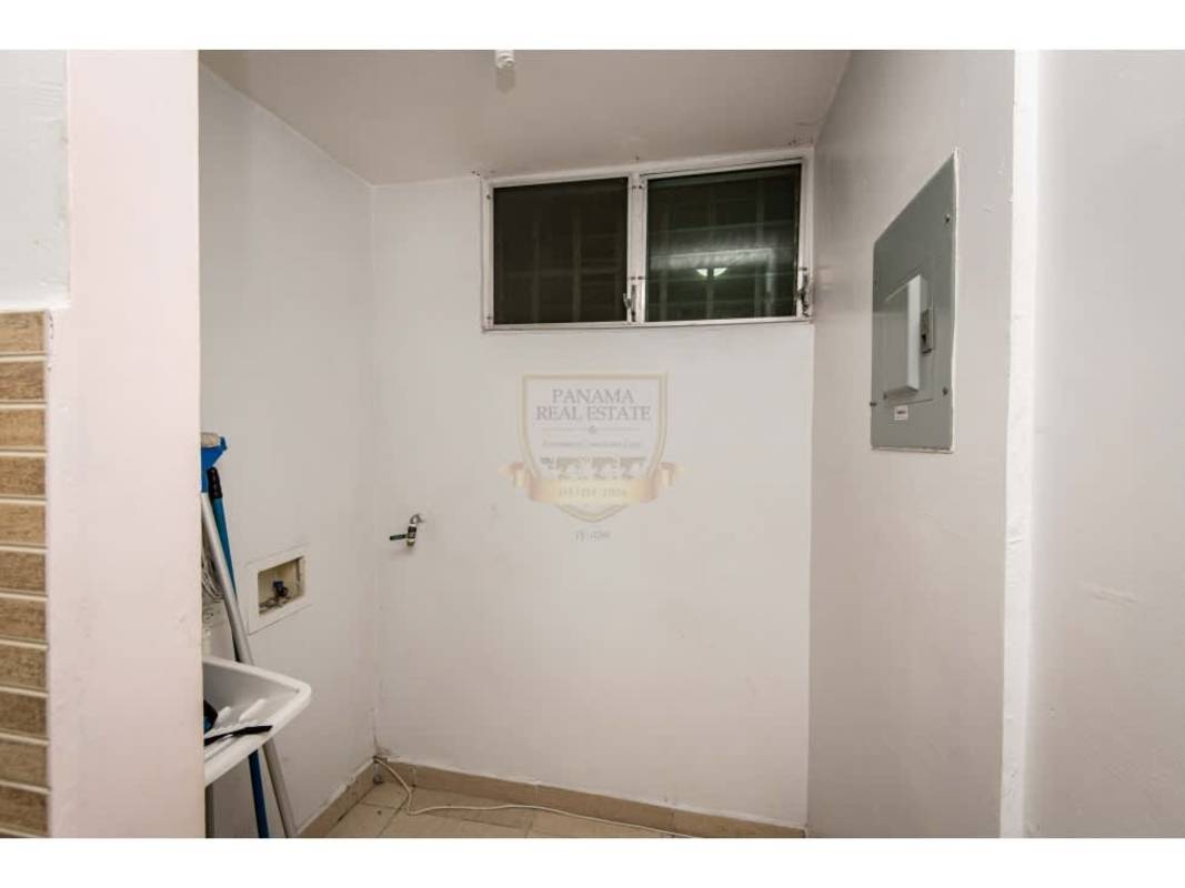 Laundry area with utility sink and washer hookup in PH San Francisco Park Panama