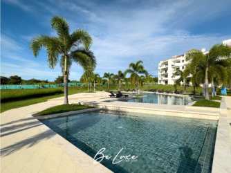 Second bedroom with tile floors and natural light in PH Playa del Sol San Carlos Panama