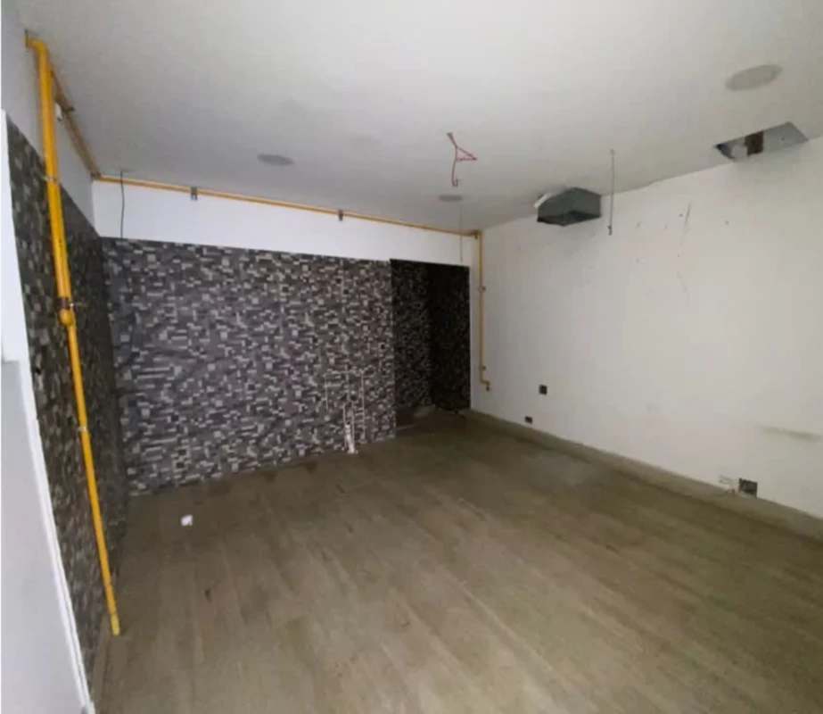 Retail units with signage areas in modern commercial center Plaza San Francisco Panama City