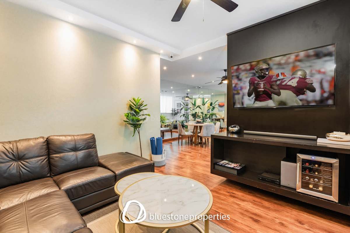 Elegant master bedroom featuring ocean views in PH Pacific Point Punta Pacífica Panama