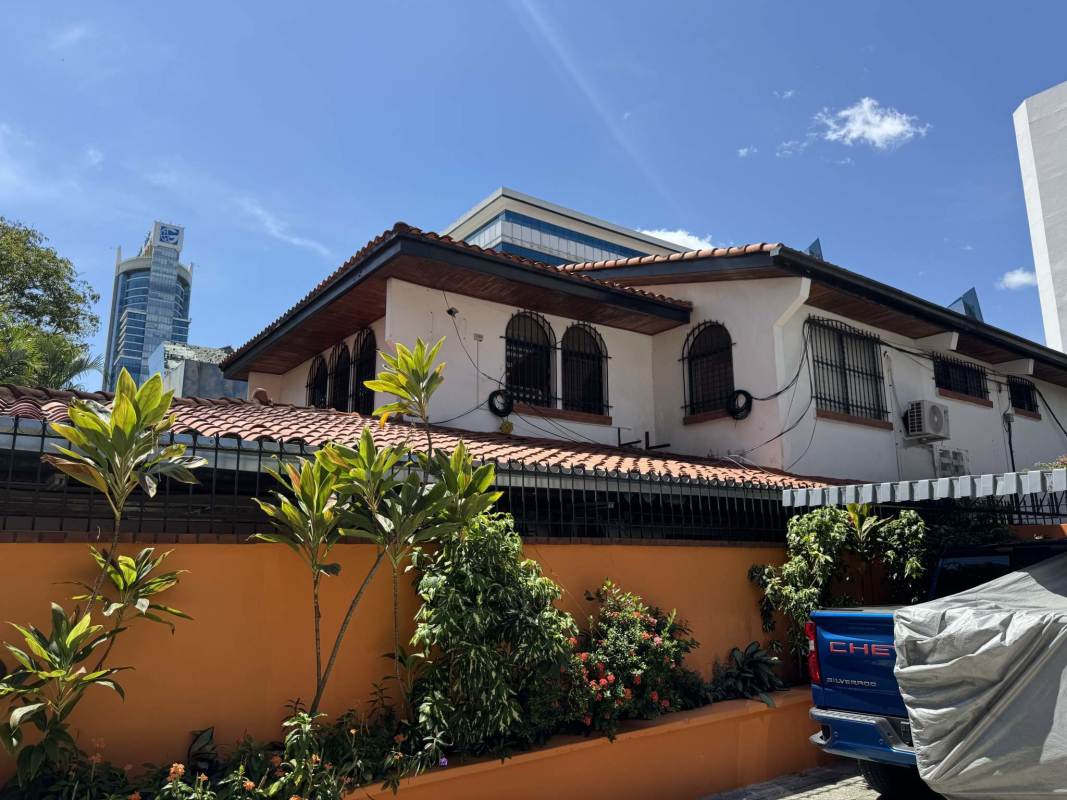 Front of Kenex Plaza with parking and duplex commercial units in Obarrio Panama City