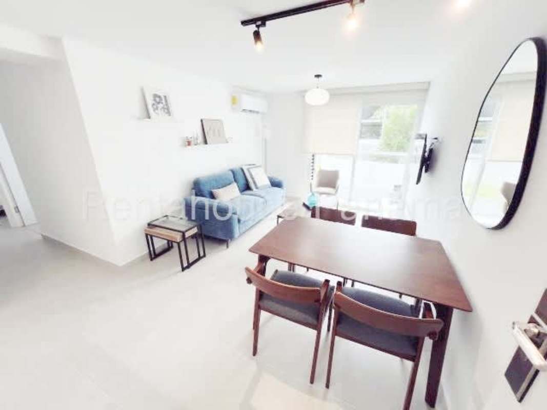 Outdoor playground and recreation space apartment rental Panama Viejo