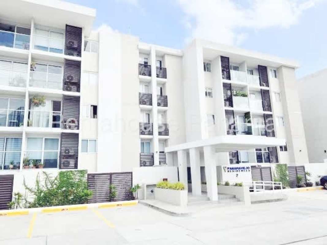 Multipurpose coworking social room amenities furnished apartment Panama Viejo