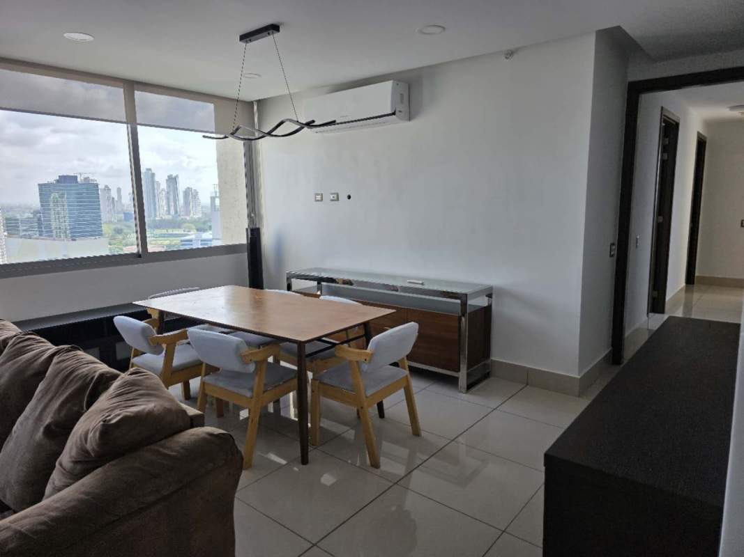 Secondary bedroom with private bathroom PH Bali Costa del Este Panama City