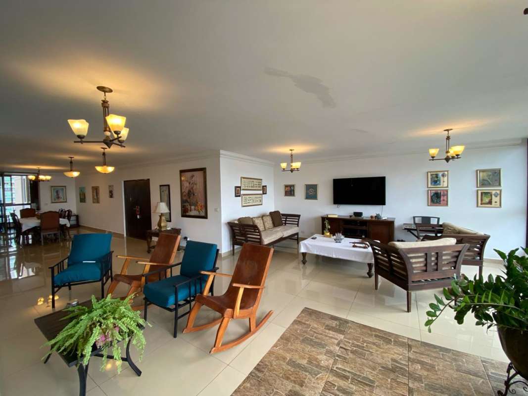 Bright bedroom with large window, city view, built-in closet, ensuite bathroom in Tower 400 San Francisco Bay Panama