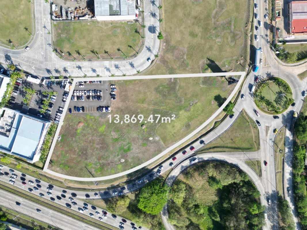 Prime Panama City commercial lot of nearly 14,000 m2 in luxury district near Costa del Este