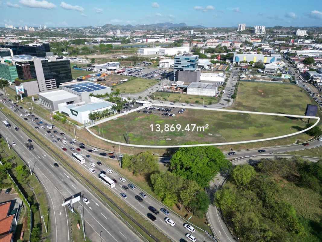 Expansive flat land parcel surrounded by commercial towers and Costa del Este access in Panama City