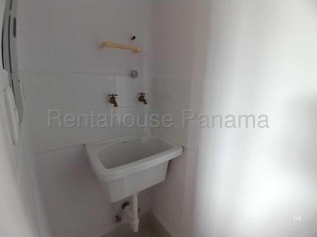 Laundry space with sink and plumbing PH Park Oasis Panama