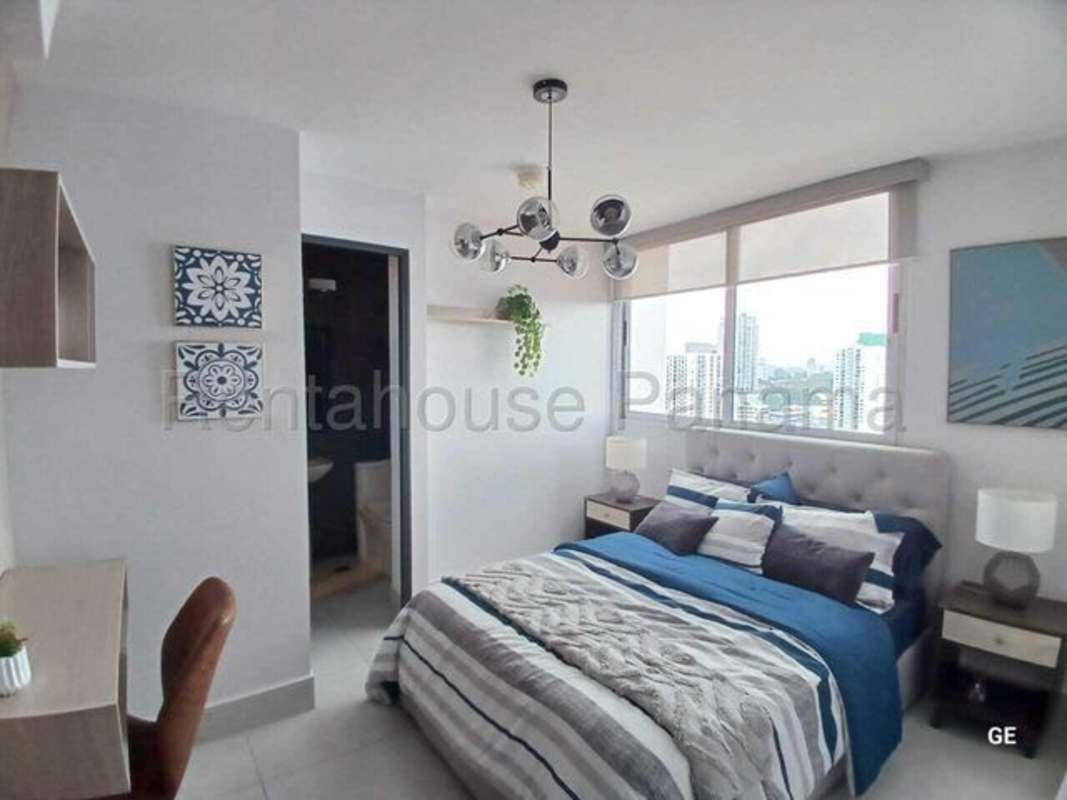 Bedroom with large windows, attached bathroom PH Park Oasis Carrasquilla Panama