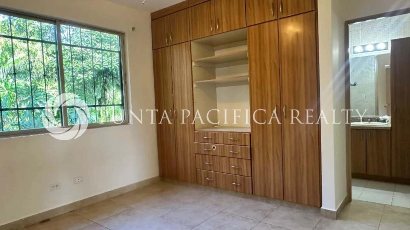 Spacious 3BR House Embassy Garden Clayton in Panama City - View 3