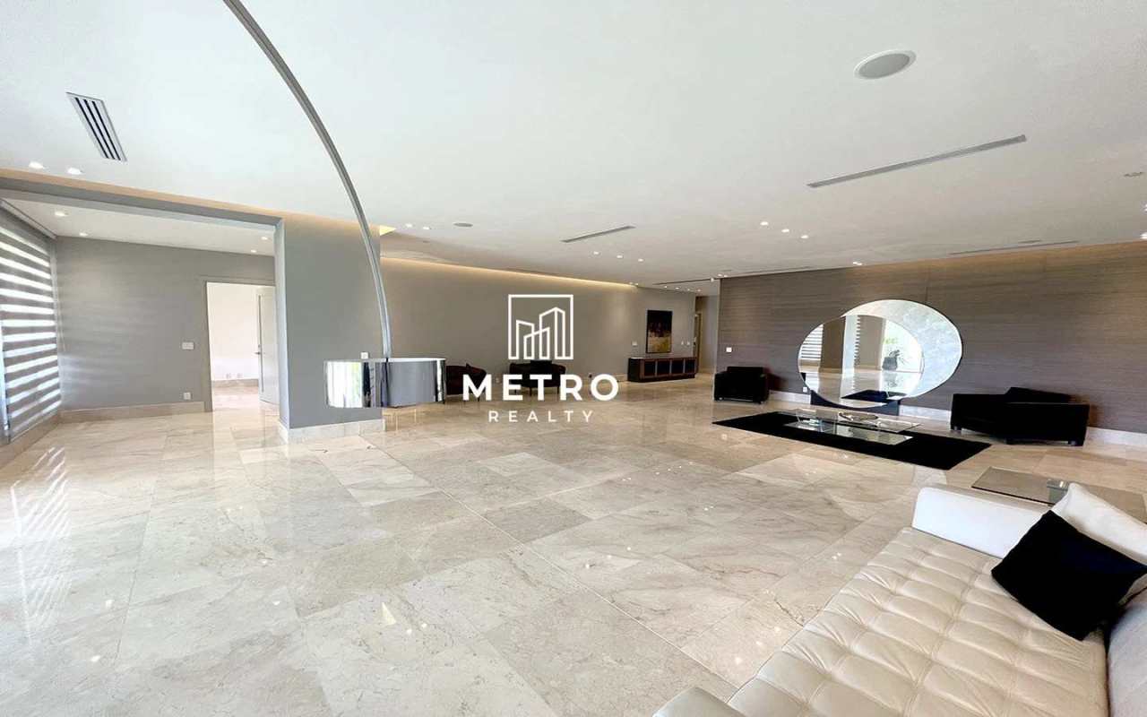 Spacious modern kitchen with island and luxury finishes in Santa Maria Panama apartment