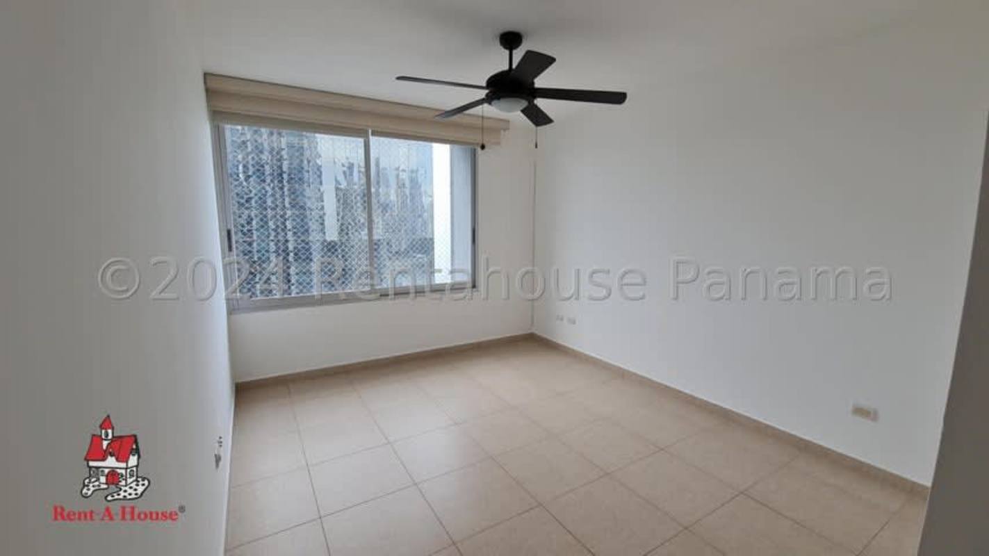 Contemporary kitchen equipped with granite countertops, appliances in PH Costa del Este Panama