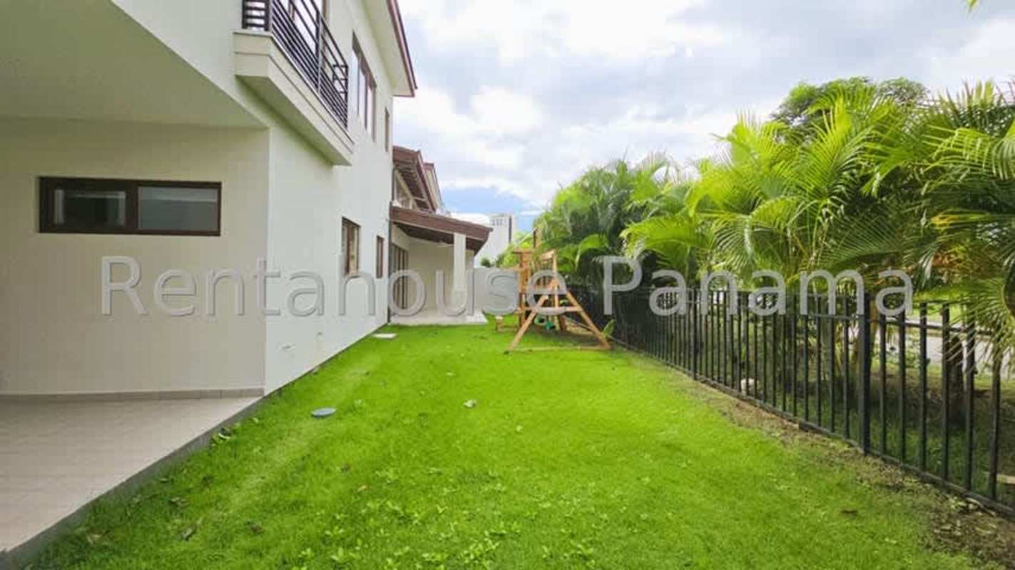 Private fenced garden backyard in luxury Santa Maria golf residence Panama