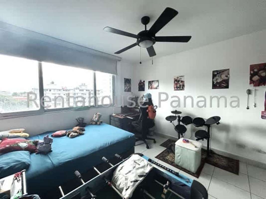 Bright bedroom with air conditioning at PH Miro El Cangrejo Panama