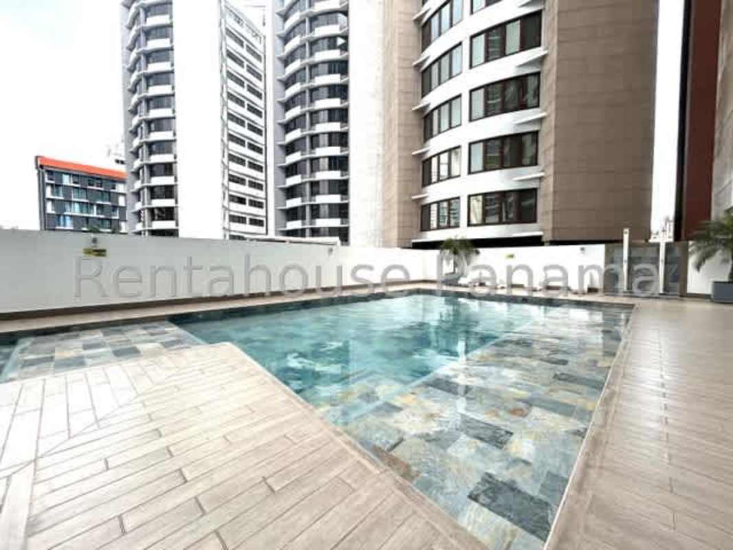 Modern open-plan kitchen with dining PH Miro El Cangrejo Panama