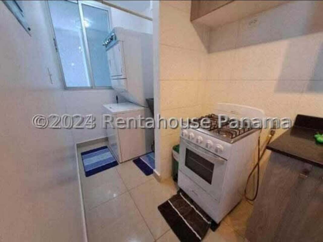 Full bathroom with modern tiles and fixtures in PH Coral Towers Carrasquilla Panama City