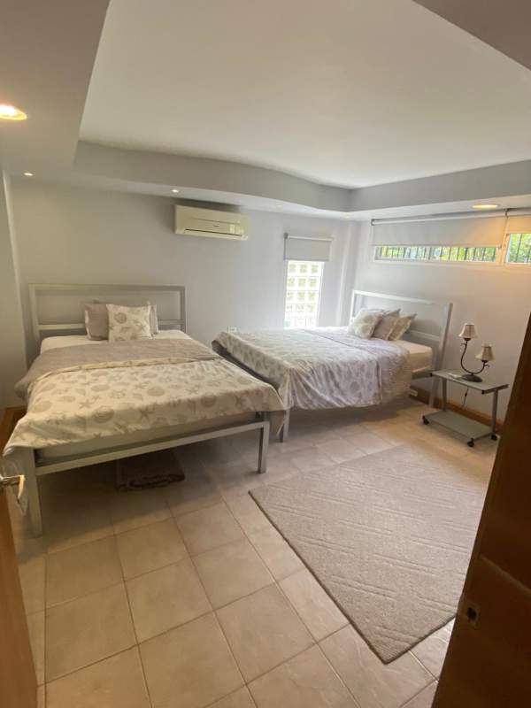 Spacious renovated bedroom with ensuite bathroom luxury house in Clayton Panama