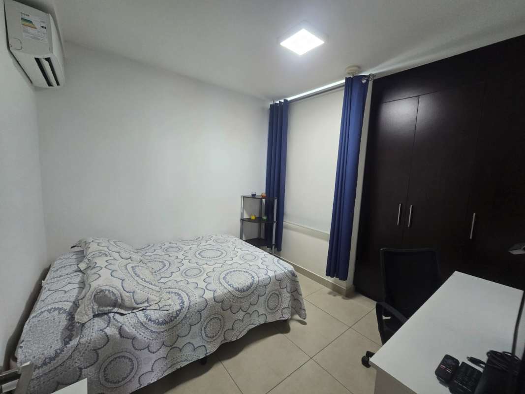Affordable and comfortable rental bedroom with AC, TV, full bed, in quiet area near metro in Panama City