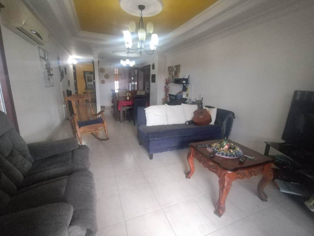 Porch area with tiled floor and metal fencing in Villa Zaita property Panama