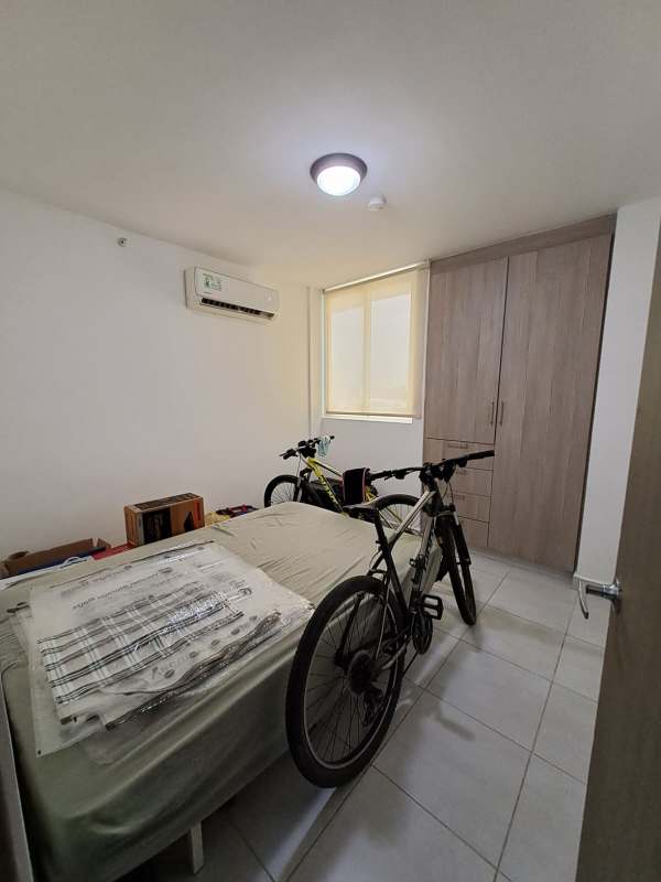 Second bedroom with closet, air conditioning, window blinds PH Carrasquilla Tower Panama