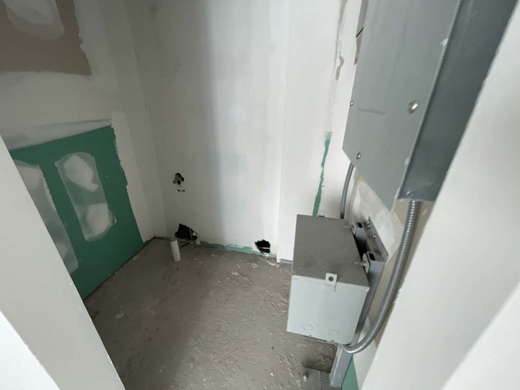 Unfinished open plan office ready for custom design in Financial Park Tower Panama