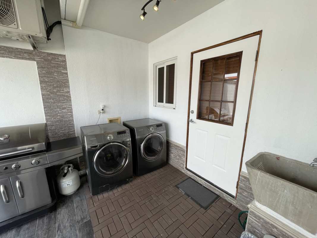 Bedroom with natural light, wardrobe, modern design in Quintas de Versalles Panama City