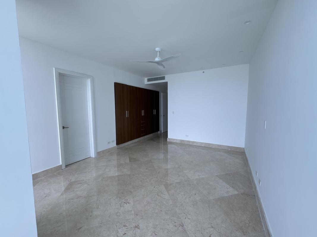 Spacious balcony terrace with panoramic Pacific ocean and skyline views in Punta Paitilla