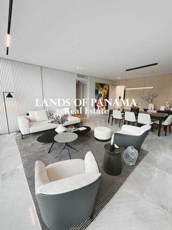 Luxury apartment kitchen with premium finishes in PH The Ivy Santa Maria Panama