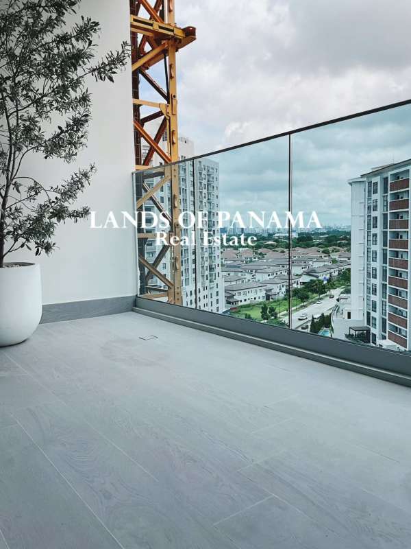 Resort-style infinity pool overlooking golf course at PH The Ivy Santa Maria