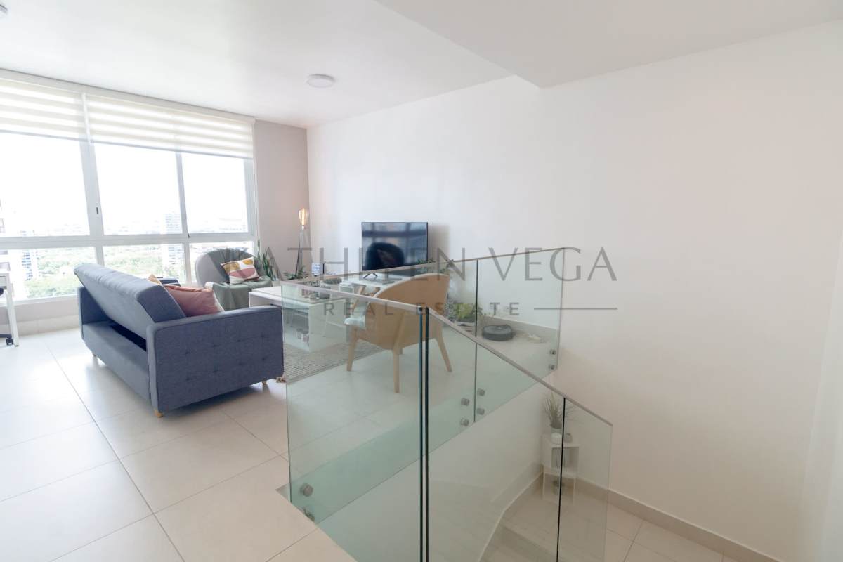 Master bedroom with walk-in closet, large windows, and split AC, PH Castellammare Costa del Este Panama