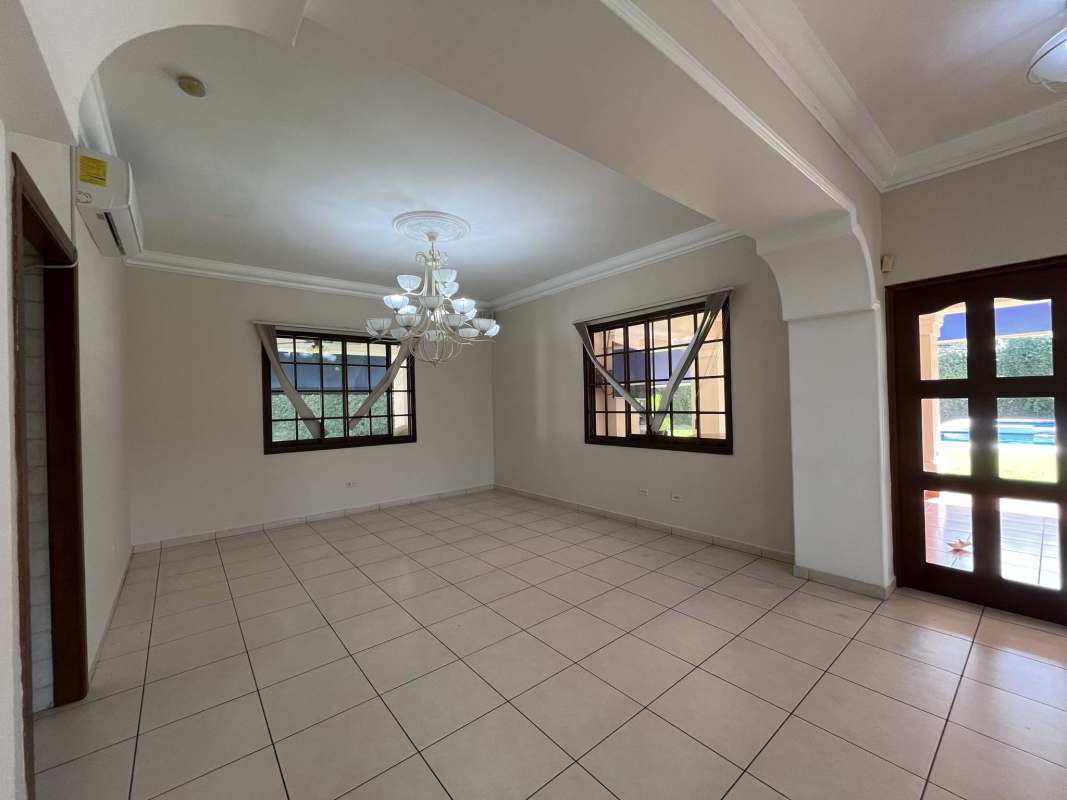 Spacious gourmet kitchen with granite countertops and center island Camino de Cruces Clayton Panama